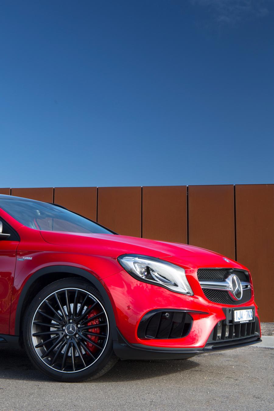 Детали экстерьера Mercedes-AMG GLA45 4Matic 2017 года  (AU) (фото 9 из 26)